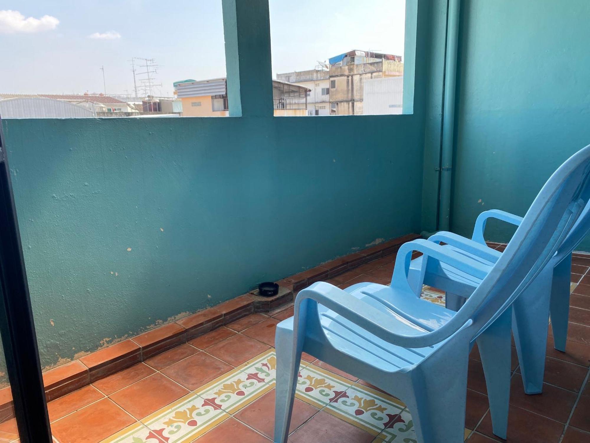 99 Hostel Khaosan Bangkok Exterior photo